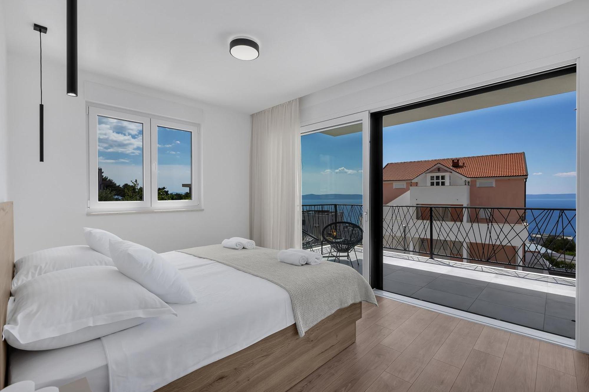 Bava - Swimming Pool With Sea View