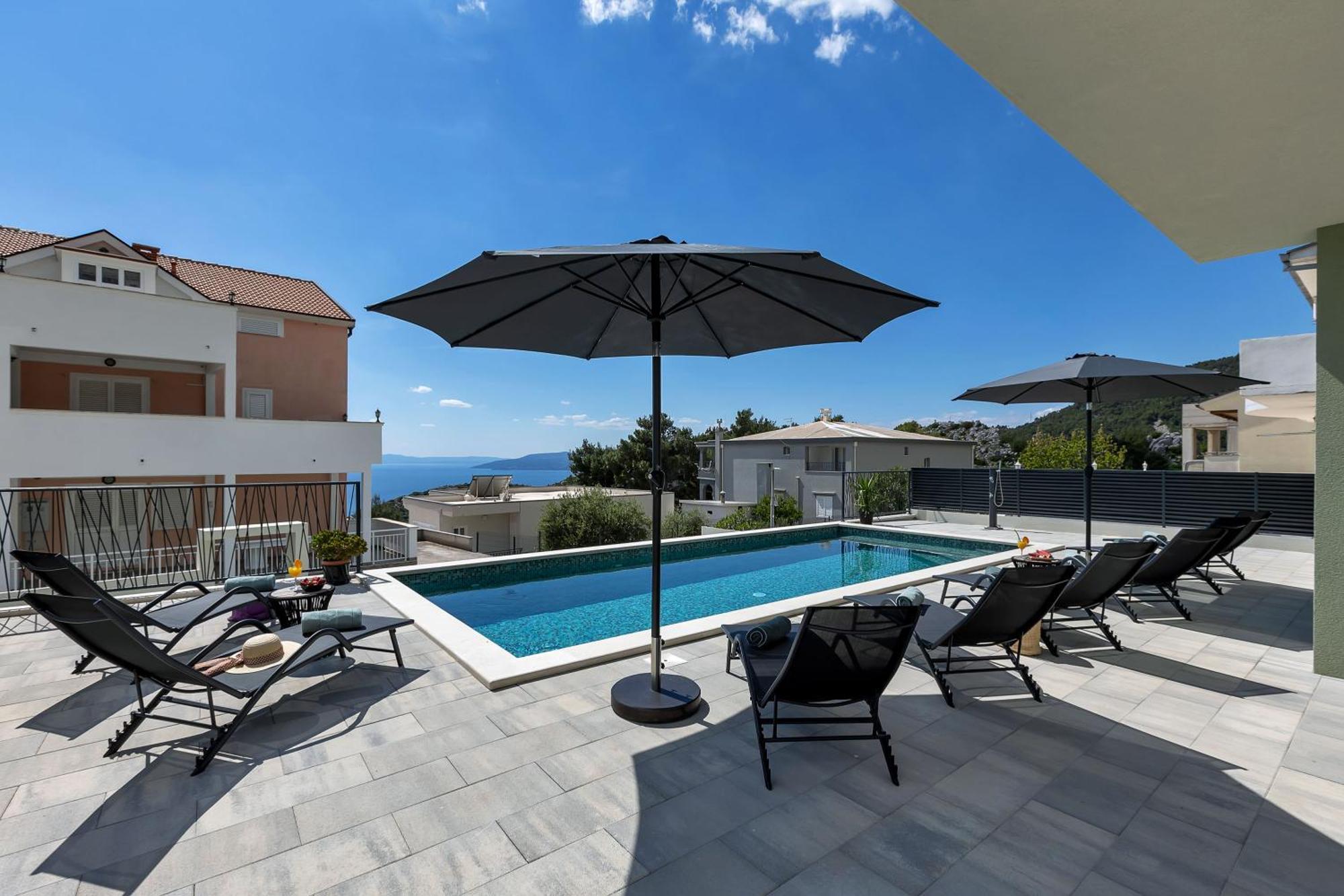 Bava - Swimming Pool With Sea View