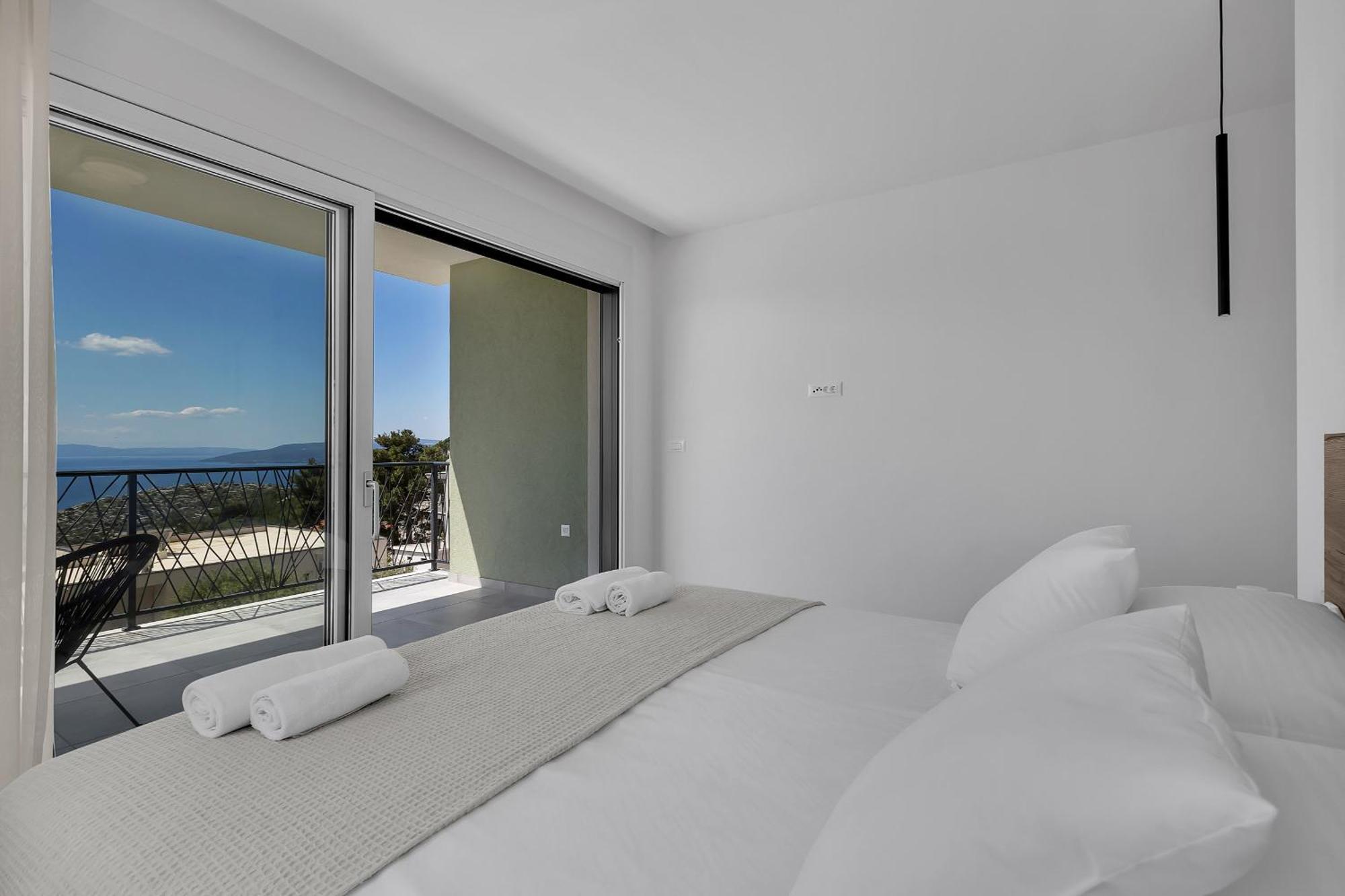 Bava - Swimming Pool With Sea View Makarska