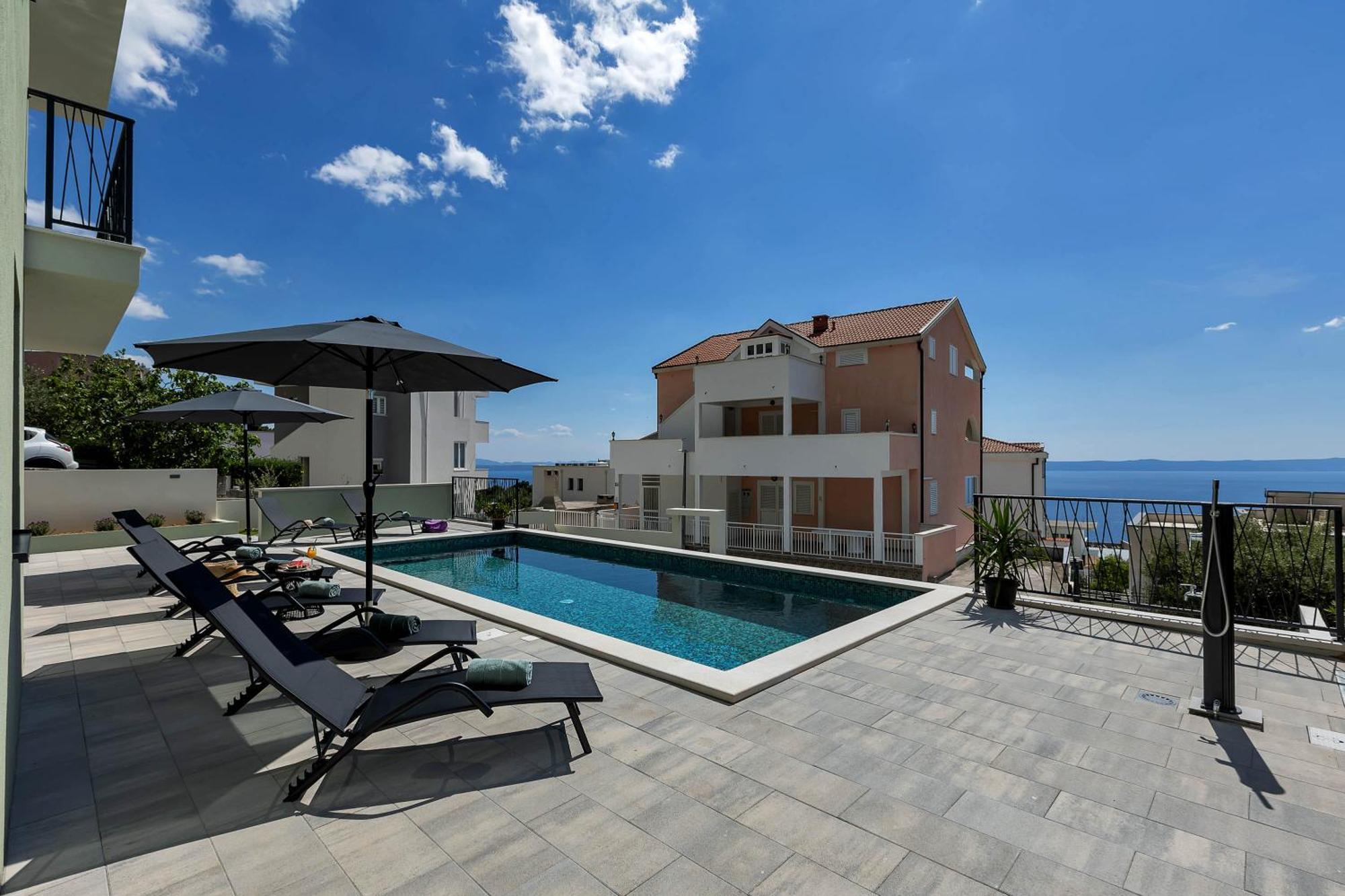 Bava - Swimming Pool With Sea View